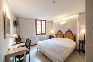 Hotels Logis - Hotel De La Mairie : photos des chambres