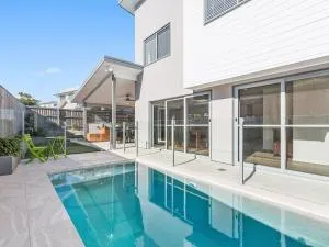 Pebbles at Casuarina Beach with Pool - Casuarina