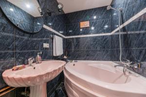 Sabin Apartments Private Parking