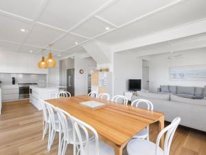 Sandpiper Beachfront House - Hastings Point