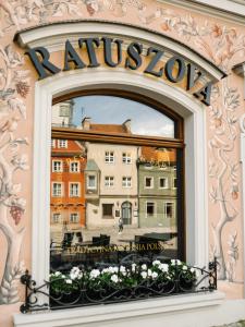 STARY RYNEK Old Market Square PREMIUM Apartments & Restaurant Ratuszova AD 1954 room service & mini bar