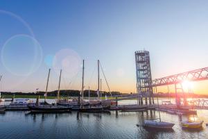 Appartements 300 m Plage et Centre Ville - Parking Privatif et Gratuit sur Place - Terrasse Bois : photos des chambres