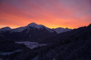 Maisons de vacances 'Petite Ferme Les Bouts' Aptartment, sleeps 6, Nr Morzine : Maison de Vacances
