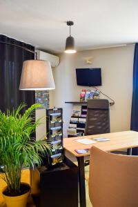 Hotels Campanile Millau : photos des chambres