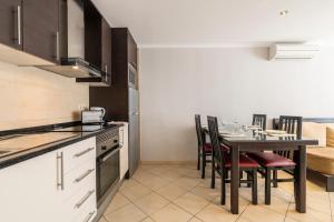 Pé do Lago 1 Bedroom Apartment with Pool