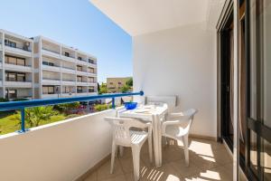 Pé do Lago 1 Bedroom Apartment with Pool
