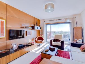 AL - Victoria Gardens