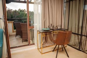 Luxurious 1BD Apartment in Oasis Beach Club
