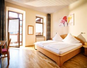 Family Room with Balcony room in Weinhaus Lenz