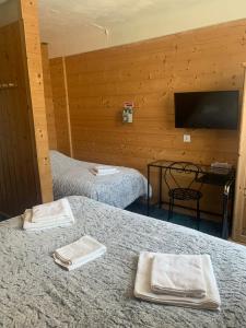 Hotels Hotel l'Equipe : photos des chambres