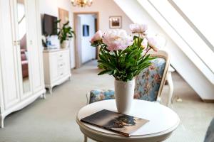 One-Bedroom Suite with Mountain View room in Hotel Paryski Art & Business