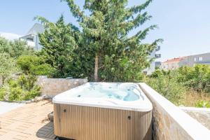 Tomana Deluxe Duplex Apartment with Jacuzzi
