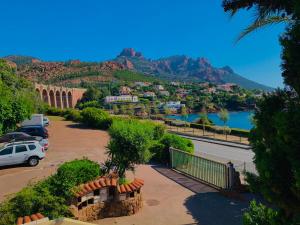 Antheor - vue exceptionnelle - refait à neuf 4 couchages