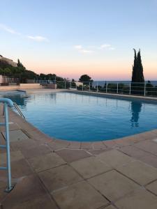 Apt With Swimming Pool 500m From The Beach