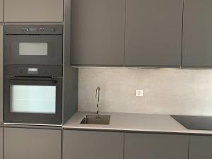 ACOGEDOR APARTAMENTO CON TERRAZA Y PARKING Publico EN COMILLAS