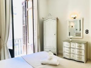 Calderon & old town 4 balconies by ELE Apartments