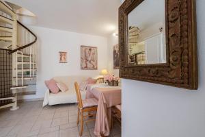 ⭑⭑⭑⭑⭑La perla Rosa nel centro storico a Carloforte img13