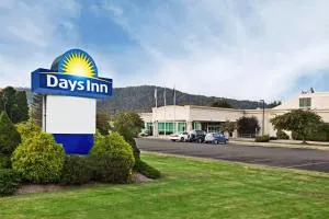 Days Inn by Wyndham Warren - Warren