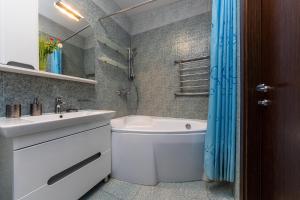 Kreschatik 21, with terrace