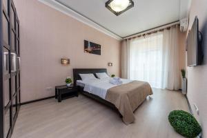 Kreschatik 21, with terrace