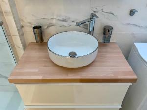 Appartements MRTN APARTMENTS Studio & Suites - Aix-les-Bains, hypercentre : photos des chambres