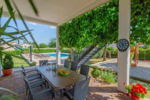 Holiday house Anetta with 5 bedrooms 