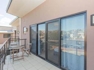 Khione 5 23 Kirwan Close