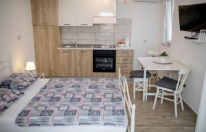 Apartments Makaus 