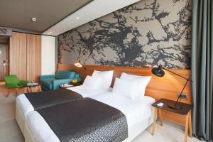 Deluxe Double Room with Sea View and Balcony room in Hotel Dubrovnik Palace