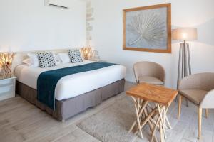 Hotels Hotel Le Ruesco : photos des chambres