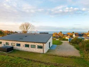 12 person holiday home in Allingåbro - Allingåbro
