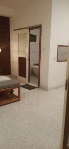 Phòng gia đình với phòng tắm riêng. (Family Room with Private Bathroom)