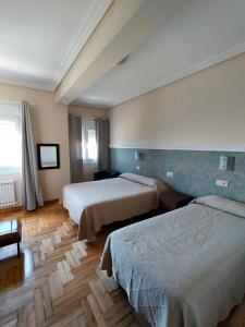 Double Room with Sea View room in Hotel Rompeolas