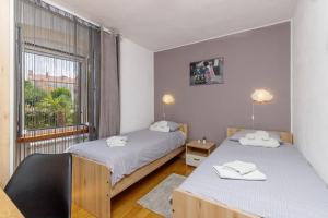 Apartment Nika with Balcony 