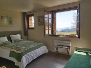 Sejours a la ferme Ferme Auberge Linossier : Chambre Double - Vue sur Montagne