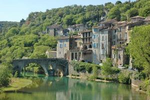 B&B / Chambres d'hotes Logis des Magnans -Les terrasses du Coutach - : photos des chambres