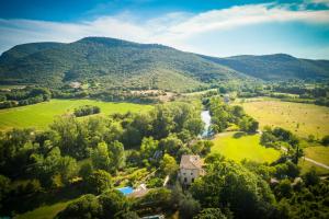 B&B / Chambres d'hotes Logis des Magnans -Les terrasses du Coutach - : photos des chambres