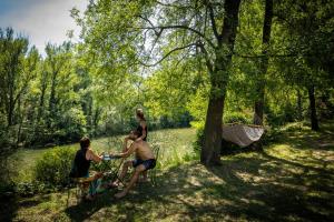 B&B / Chambres d'hotes Logis des Magnans -Les terrasses du Coutach - : photos des chambres