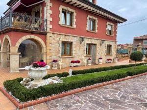 Apartamentos La Arena