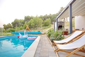 Villa Sara with Sea View and Private Heated Pool