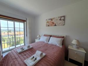 Lousãs Brown & White