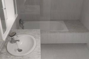 Casa cerca de Baiona con maravillosas vistas al mar.