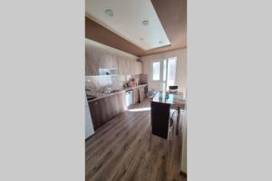 Луксозен апартамент с гледка към парк и топ център