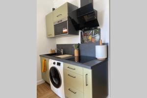 STUDIO NEUF ET PROCHE DES PLAGES DE JUAN LES PINS