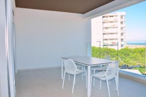 Apartment with Pool View 