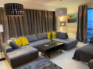 Apartment Happiness by Nicole Jutka, visual artist Olimp