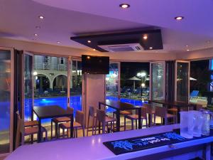 Vivian Hotel