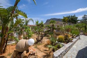 Renas Secret Garden House