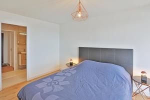 Vue panoramique mer et chenal même de la chambre 50m2 refait à neuf situation idéale en option garage fermé privé