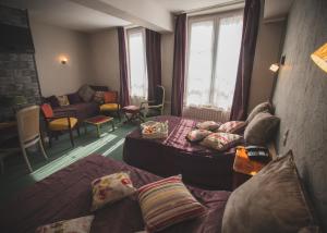 Hotels Hotel De La Banniere De France : photos des chambres